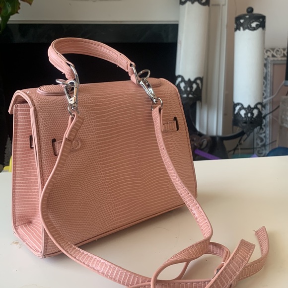 Pink Faux PURSE 💗 - Picture 5 of 5